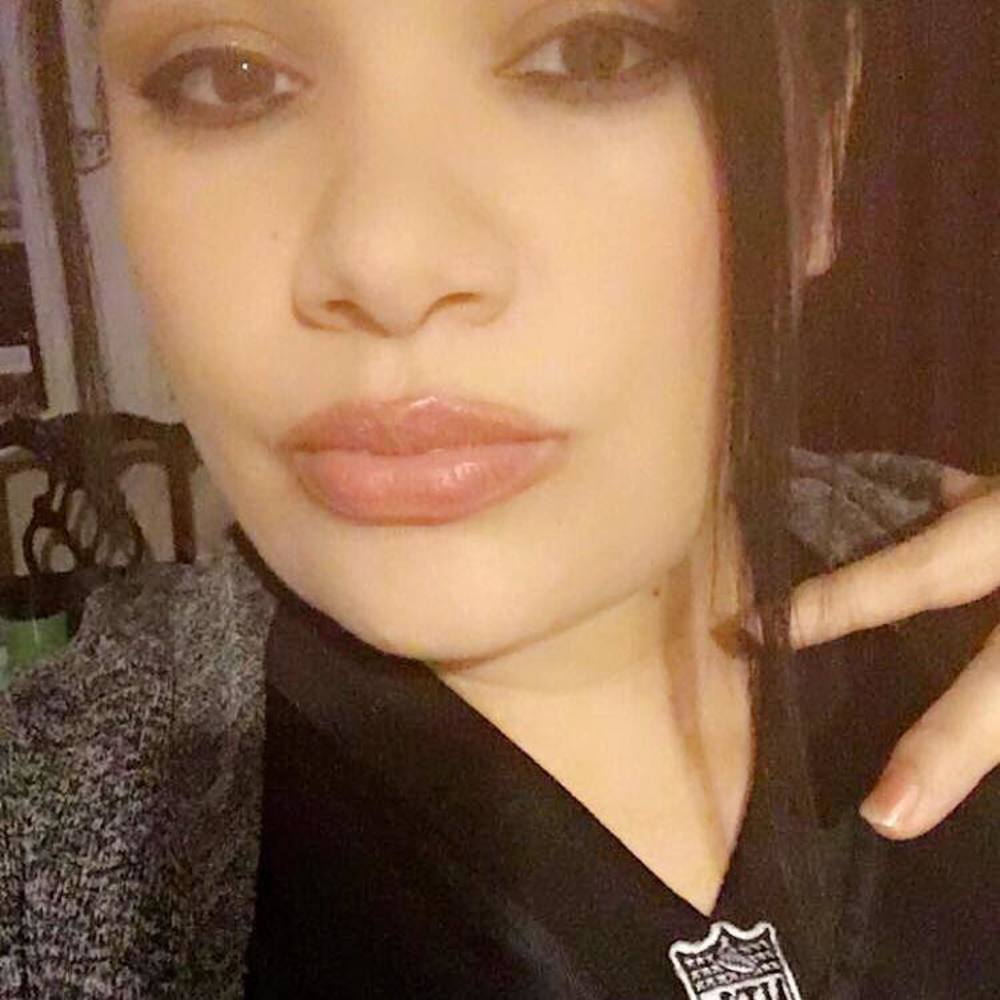 Meet your Posher, Claudia